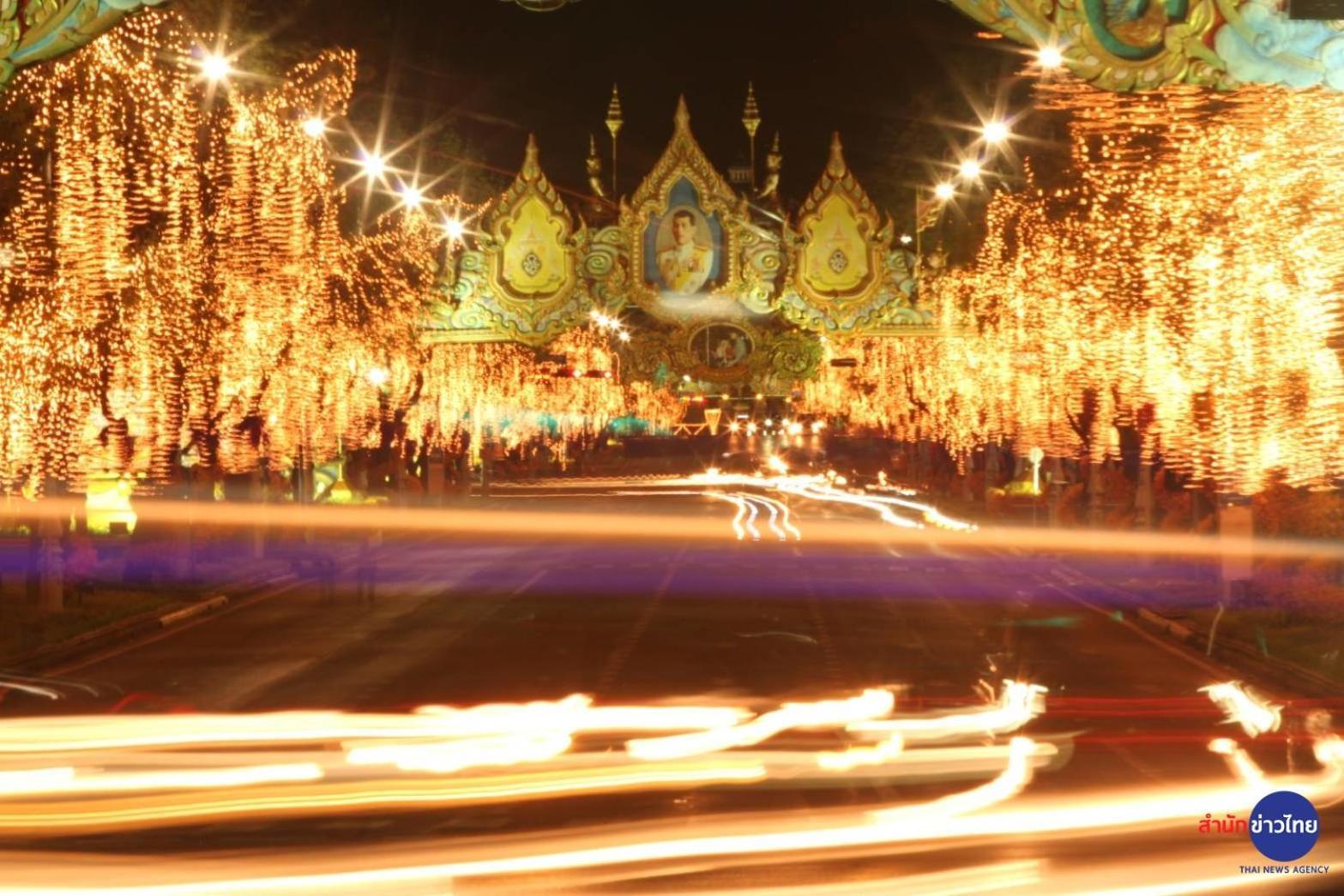 โกอินน์ สีลม - สถานีรถไฟฟ้าเซนต์หลุยส์ Go Inn Silom - Bts Saint Louis Бангкок Экстерьер фото